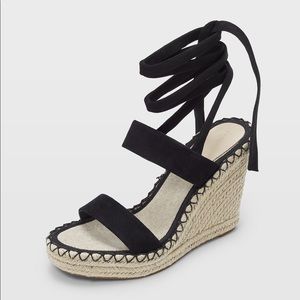 Club Monaco tie up sandals